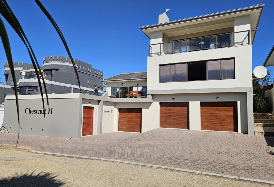 5 Bedroom Property for Sale in Wavecrest Eastern Cape